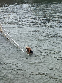 Nadadora en pleno invieron en Gijón
